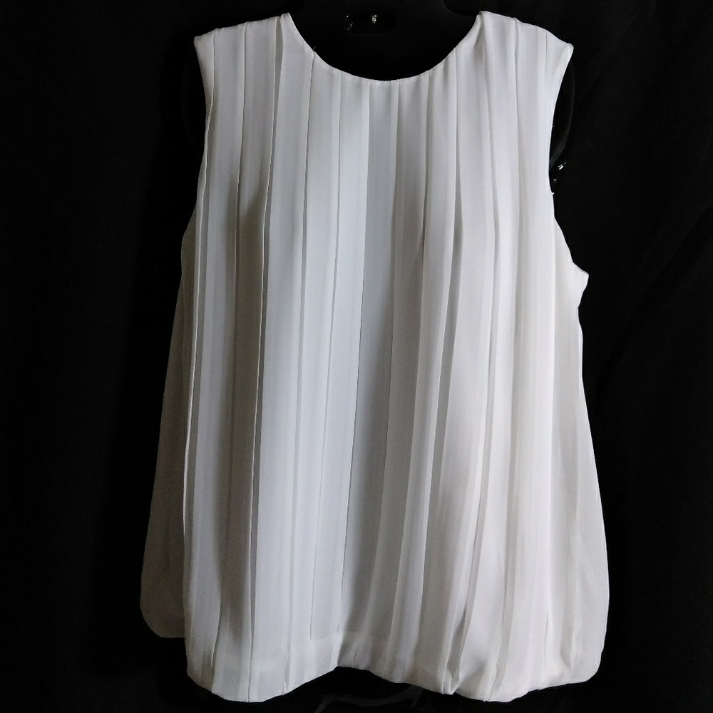 Calvin Klein White Pleated Top - Picture 2 of 4